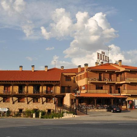 Hotel Langa Cerezo de Abajo Kültér fotó